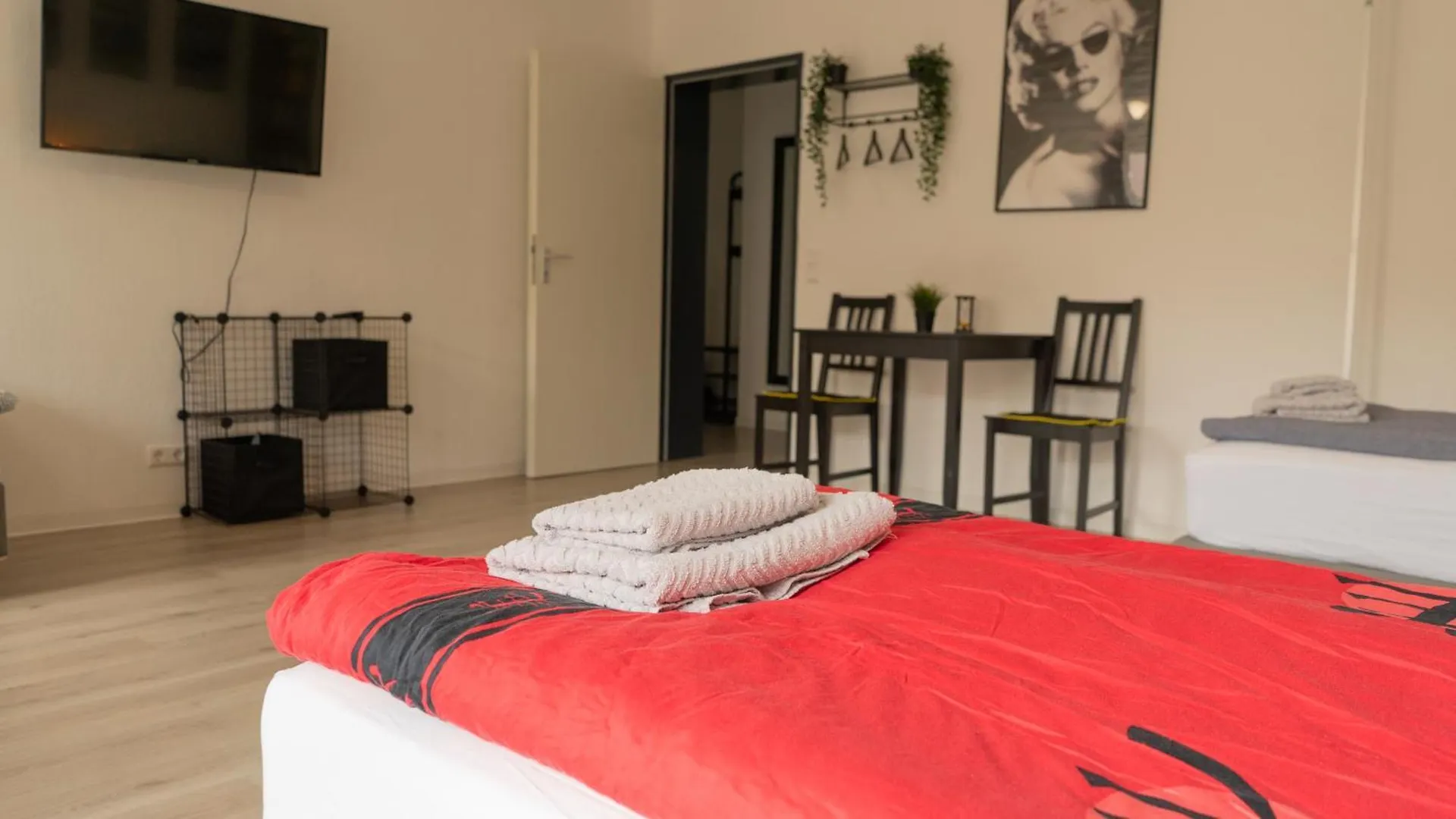 2 Zimmer Wohnung In Hannover 0*,  Németország